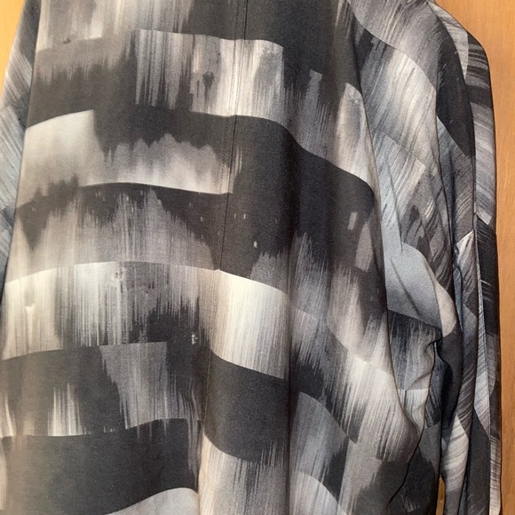 Ladies Bench. Button up shirt - Picture 4 of 5